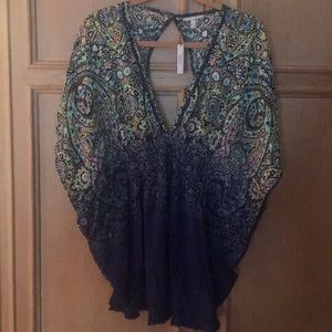 VS description: Batwing Caftan Blombprint coverup